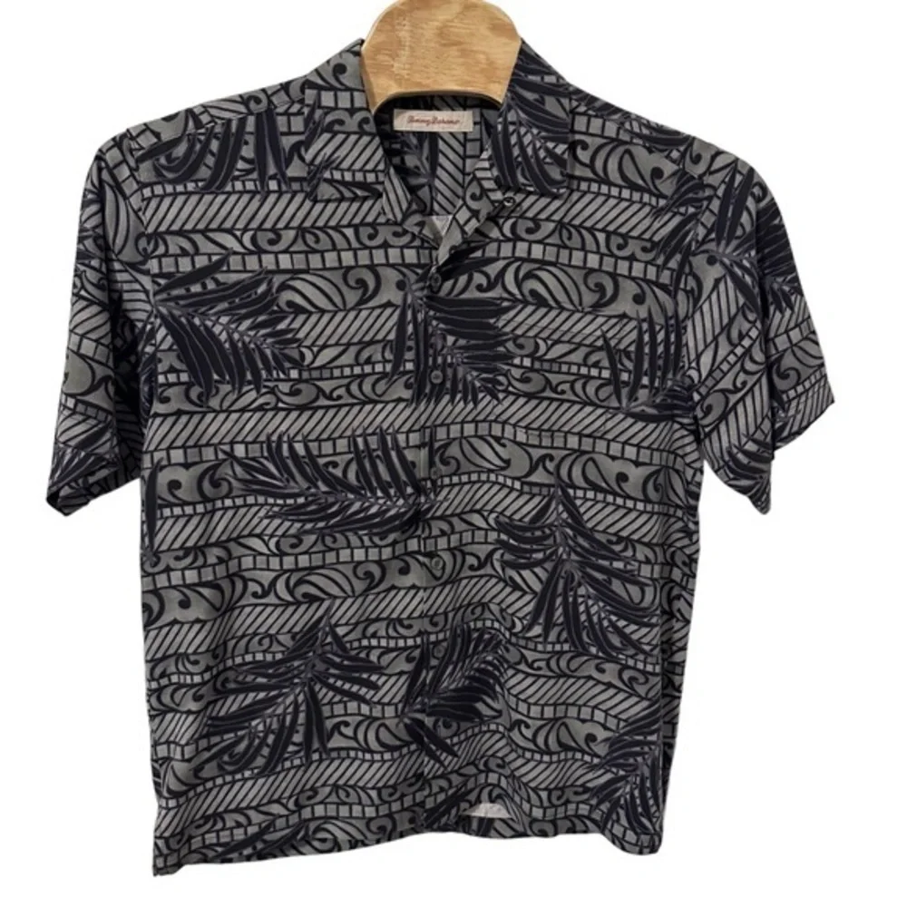 Tommy Bahama Mens L Green Floral Print 100%‎ Silk Short Sleeve Hawaiian Shirt